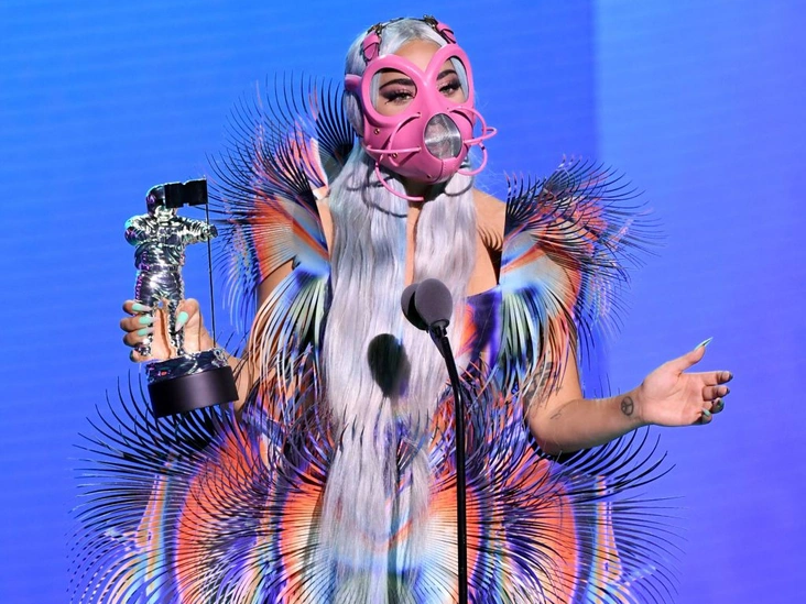 30 августа. Леди Гага на церемонии MTV Video Music Awards.