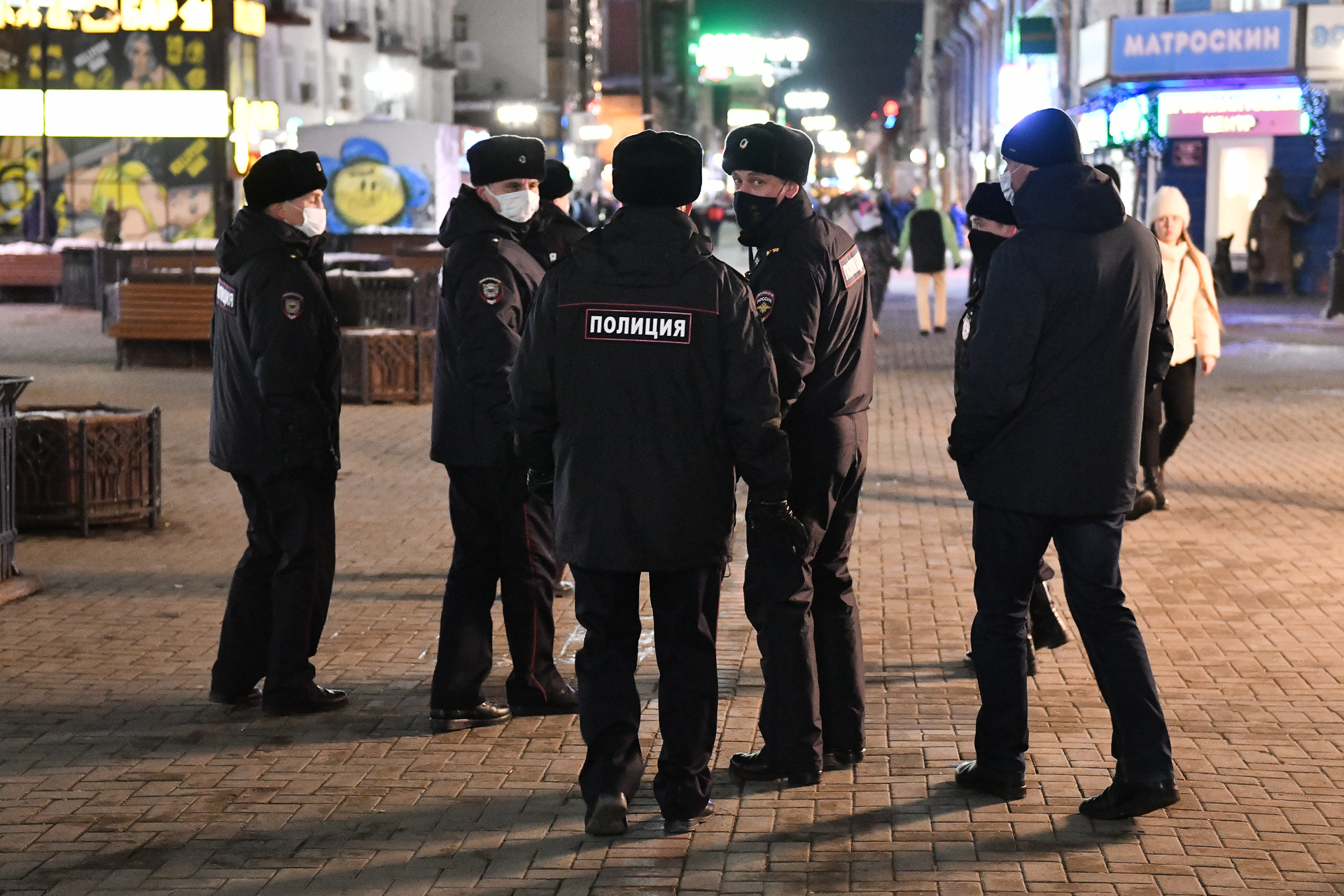 В Екатеринбурге сразу несколько десятков полицейских положили рапорты на  стол - 6 февраля 2024 - Е1.ру