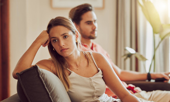 Эти 8 способов помогут распознать мужчину-шантажиста — проверьте своего партнера