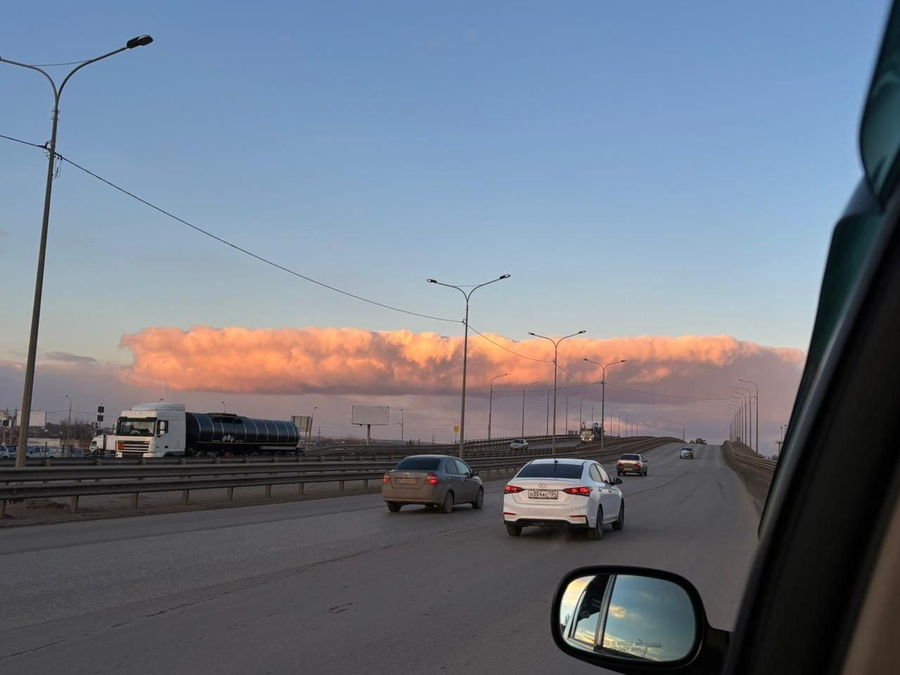 В Волгограде сфотографировали закат, похожий на кадр из фильма-катастрофы