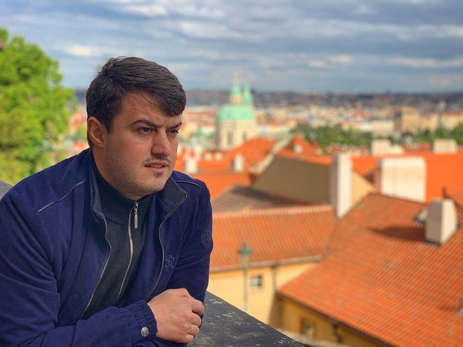 В спокойной семейной жизни Айдамир заметно изменился | Источник: Айдамир Мугу / vk.com