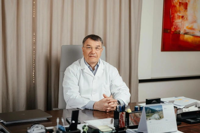 Генеральный директор Екатеринбургского центра МНТК «Микрохирургия глаза» Олег Шиловских работает в клинике с момента ее основания | Источник: Екатеринбургский центр МНТК «Микрохирургия глаза»