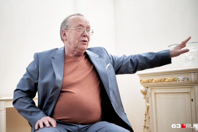 Юрий Павлович во время интервью не скупился на эмоции | Источник: Роман Данилкин / 63.RU