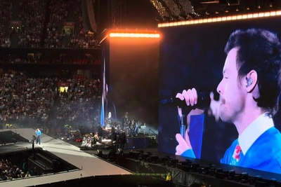 Harry Styles вынужден менять сцену тура из-за жалоб фанатов