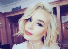 Беременная Полина Гагарина пришла в ярость от слов поклонницы