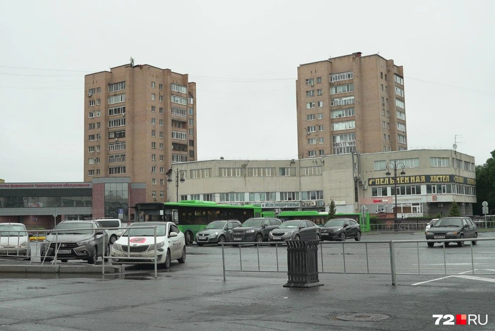 Автомобилисты считают, что запрет не удобен и нарушают новые правила | Источник: Илья Чикотин / 72.RU