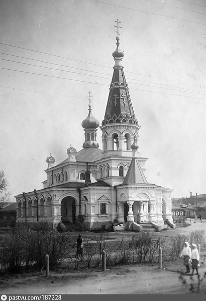 Церковь Михаила Клопского на территории современного сквера Карбышева | Источник: Pastvu.com