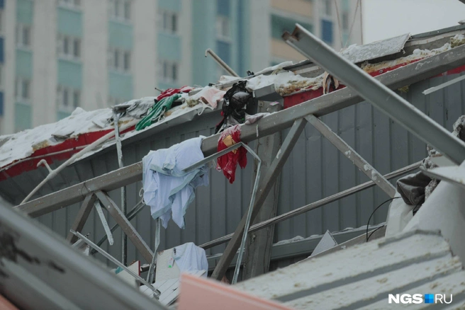 Еще недавно в здании кипела жизнь&nbsp;— теперь его отключили от всех коммуникаций | Источник: Андрей Бортко / NGS.RU