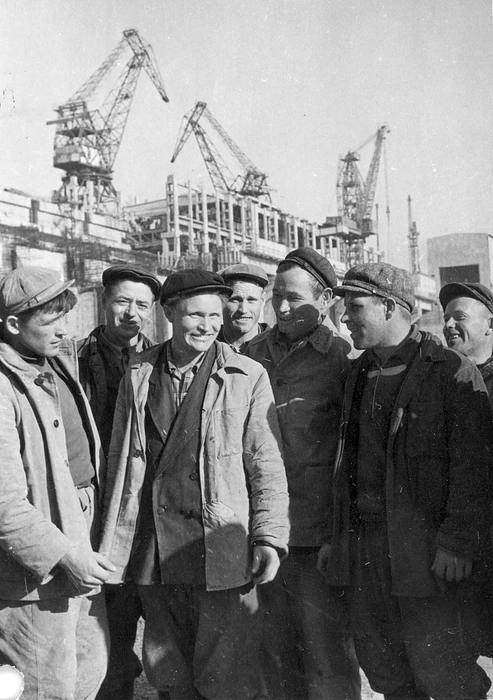 Бригада строителей Воткинской ГЭС | Источник: Государственный архив Пермского края