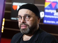 Максим Фадеев: «У меня боязнь открытых пространств. Если я увижу зрителей, забуду слова, могу запаниковать»