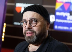 Максим Фадеев: «У меня боязнь открытых пространств. Если я увижу зрителей, забуду слова, могу запаниковать»