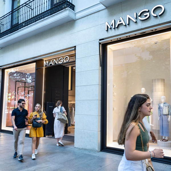 В Москве открылись магазины Mango: успей урвать вещи со скидкой до 80%