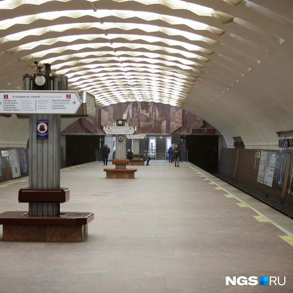 Непривычно пусто в метро | Источник: Андрей Бортко / NGS.RU