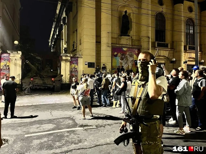 Бойцы ЧВК в ночь захвата административных зданий в Ростове | Источник: Ирина Бабичева / 161.RU
