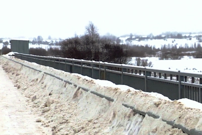 Ситников дал указание дорожникам по очистке мостов от снежных валов