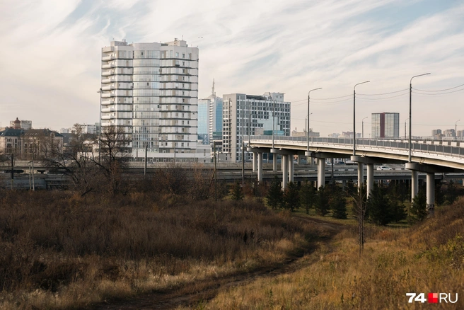 Фактически, это самый центр города. Новая набережная реки Миасс&nbsp;— в десяти минутах пешком | Источник: Наталья Лапцевич