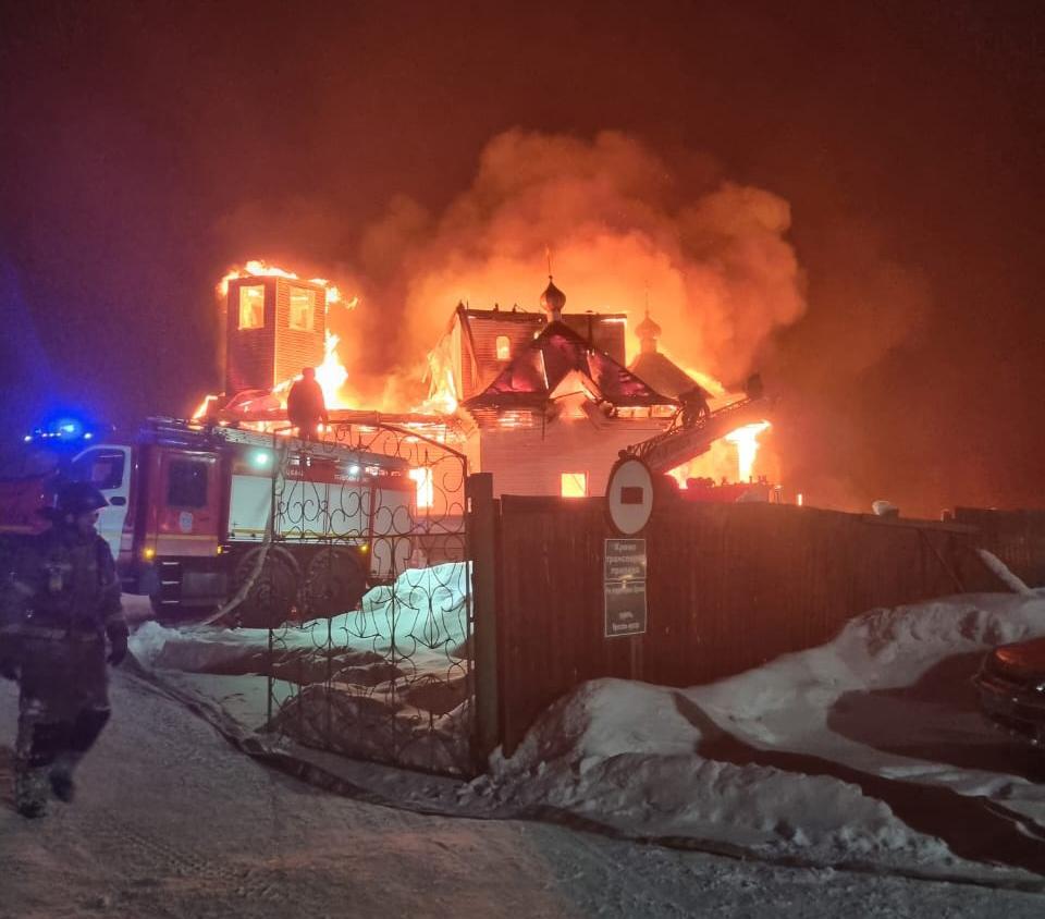 В Невоне сгорел храм Троицы Живоначальной - 1 марта 2023 - ИРСИТИ.ру