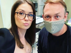 «Все вывалилось»: в Сети обсуждают пышное декольте Агаты Муцениеце в открытом бюстье