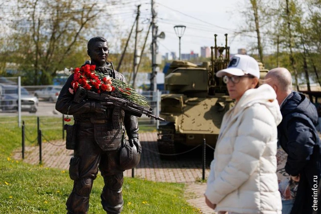 Фото праздника 9 Мая в парке Победы | Источник: st.cherinfo.ru