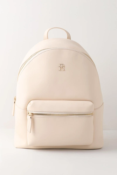 Вне офиса: как деловой стиль стал частью повседневной моды и культуры