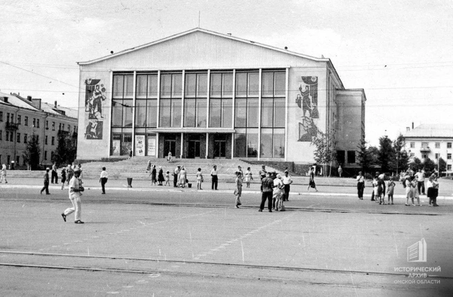 Так ДК им. Малунцева выглядел в 1966 году | Источник: Вести омских архивистов / Tg.com