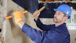 Как снять плитку со стены