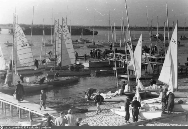 1960–65-е годы. Яхты на водной станции «Аврал» | Источник: архив Владимира Лаухтина