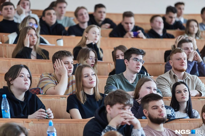 Итоги приемной кампании — 2026: образование стало еще недоступнее, ЕГЭ — бессмысленным, число олимпиад — абсурдным? | Источник: Александр Ощепков / NGS.RU