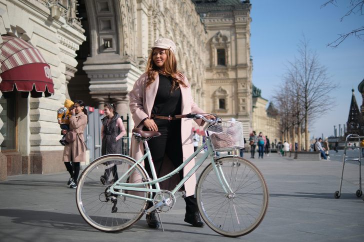 Селфи на фоне ретро-велосипедов: в «ГУМе» проходит бесплатная выставка Electra×ГУМ
