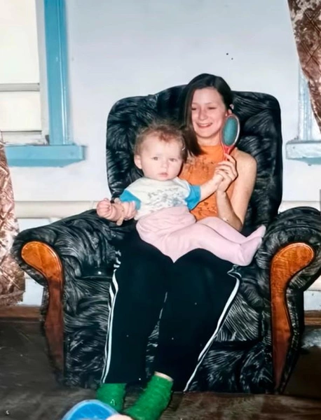 Маленький Даниил со старшей сестрой
