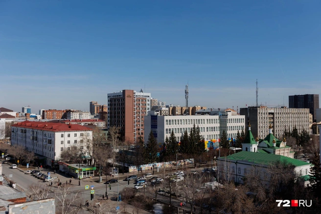 Справа Храм святого праведного Симеона Богоприимца на перекрестке Республики&nbsp;— Орджоникидзе | Источник: Ирина Шарова / 72.RU