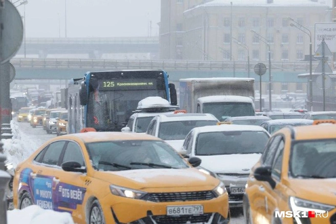 Показываем обстановку в городе через объектив нашего фотокорреспондента | Источник: Дмитрий Толстошеев / MSK1.RU