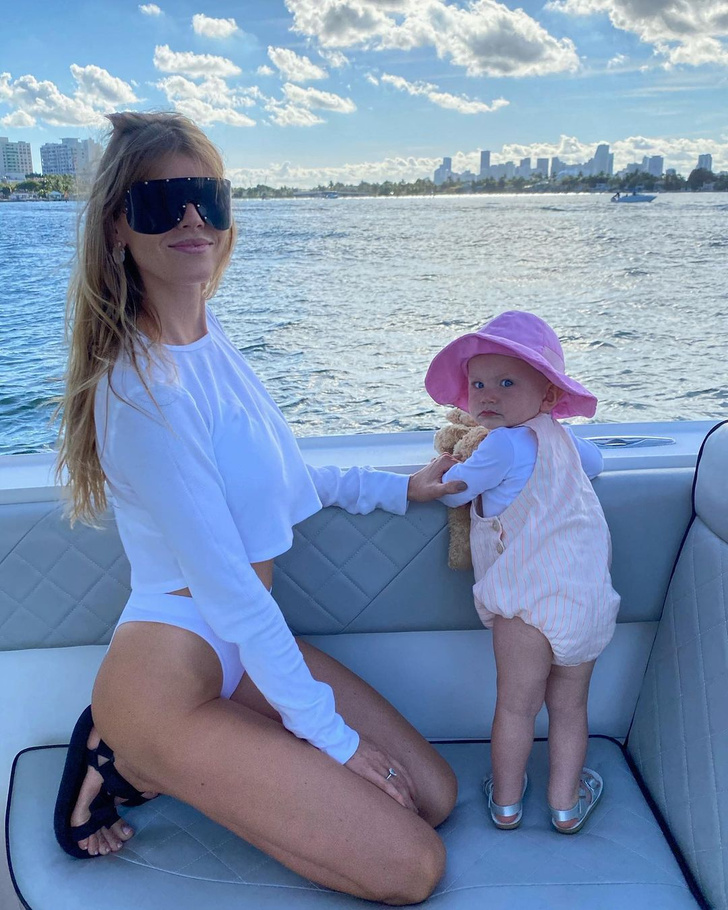Mini me: героиня обложки ELLE Марина Линчук с дочкой Анной-Софией в Майами