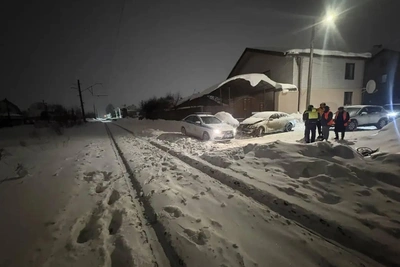 Lexus и электричка столкнулись в Нижнем Новгороде