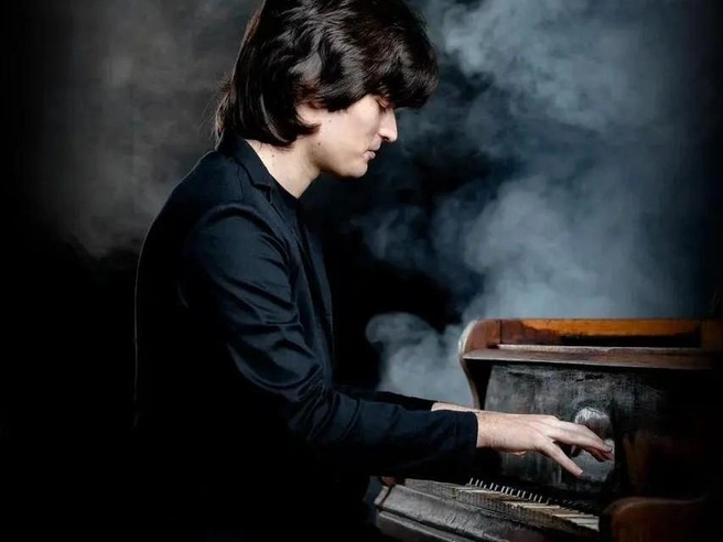 Источник: Виталий Татаринович, пресс-служба Центра современного искусства им. Сергея Курехина