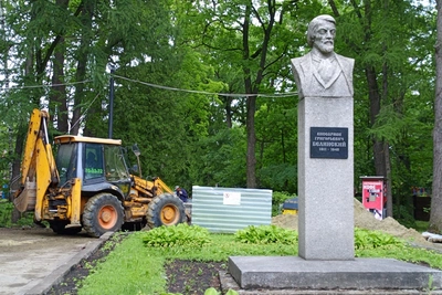 В парке Белинского завершается капремонт аллей