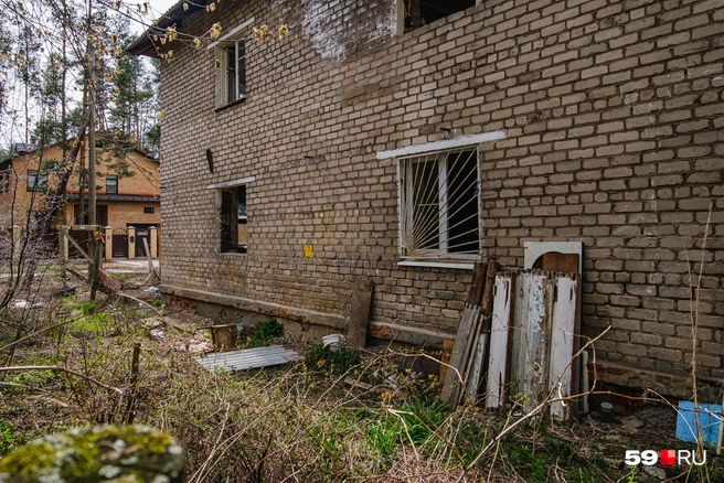 У расселенных домов осталось немало мусора | Источник: Тимофей Калмаков