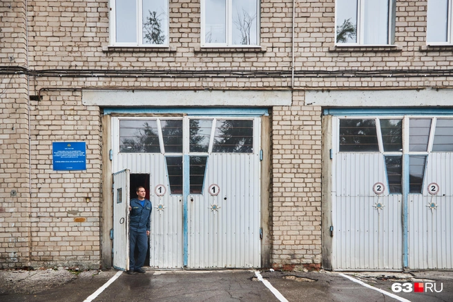 Депо на улице Каховской&nbsp;— недалеко от «Вива Лэнда». Здесь наш герой работает уже 4 года | Источник: Роман Данилкин / 63.RU 