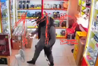 Мужчина поджег ломбард в Нижнем Новгороде и сам загорелся