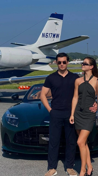 Алина с Яном почти не делятся совместными фото, но пишут друг другу комментарии | Источник: Super.ru / T.me