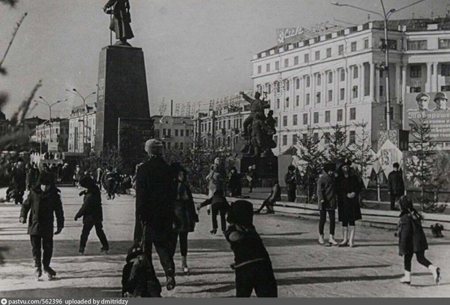 Следующий год — 1974 | Источник: pastvu.com