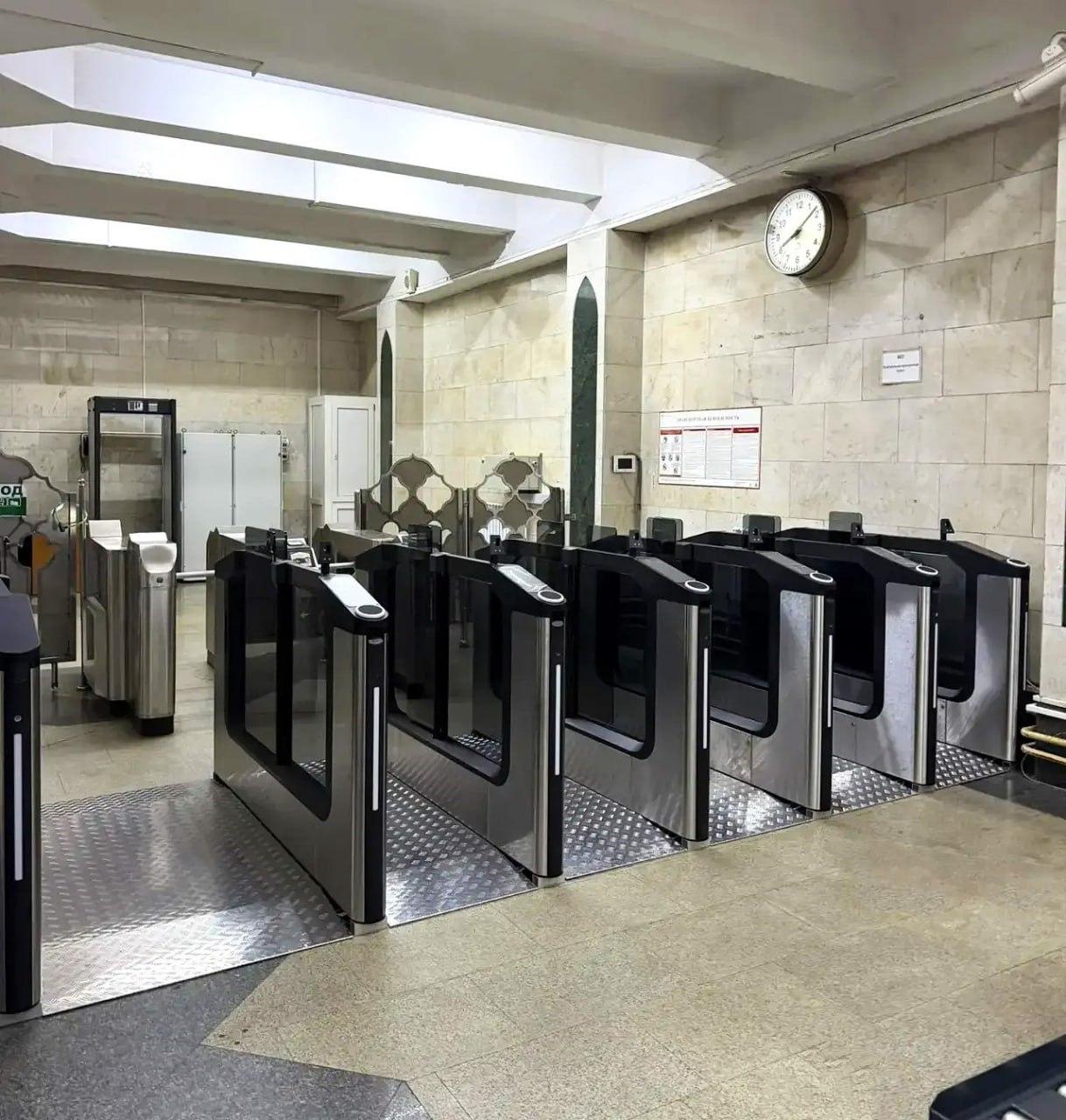 В казанском метро начали устанавливать «умные» турникеты
