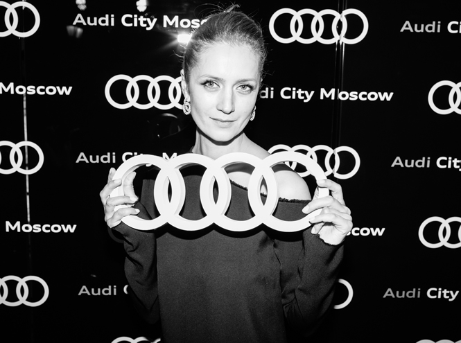 Ксения Собчак, Иван Ургант и другие звезды на открытии Audi City Moscow