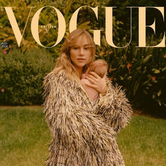 Такая маленькая, а уже на обложке Vogue: четырехмесячная дочь Роберта Паттинсона снялась в глянцевом журнале