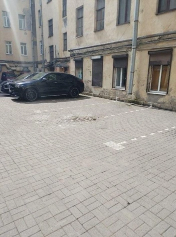 Двор дома на Ломоносова, 20 | Источник: «Водоканал»