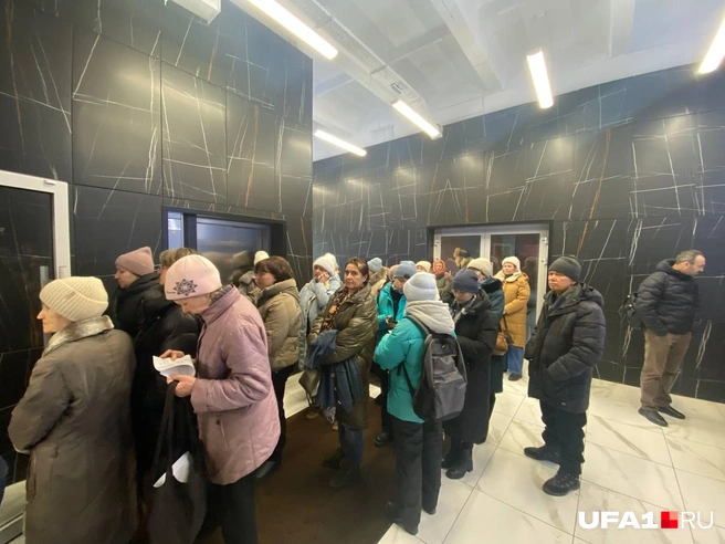Очередь к уфимскому ЕИРЦ | Источник: Карина Гумерова / UFA1.RU