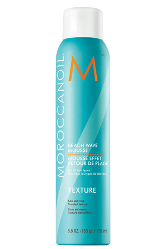 Мусс для пляжных локонов в любое время года придаст волосам красивую текстуру, словно после проведенного на пляже дня.