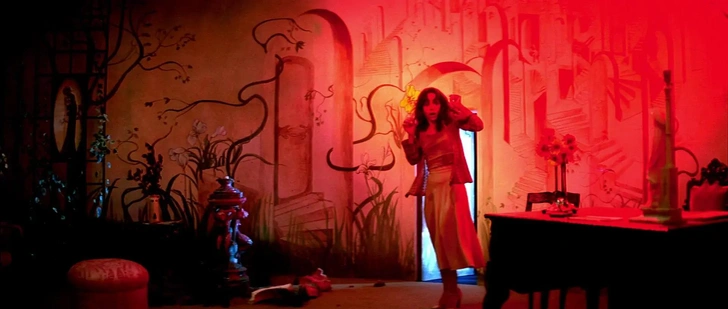 Источник: Кадр из фильма «Суспирия» (Suspiria), 1977 г.