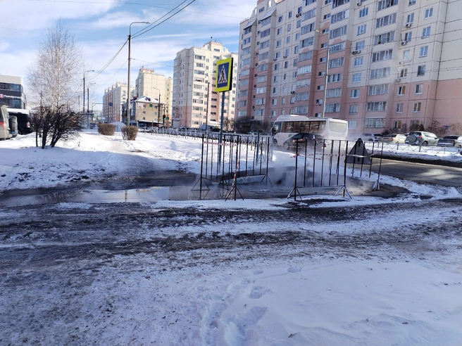 Место порыва огородили | Источник: «Аварийный Омск» / t.me