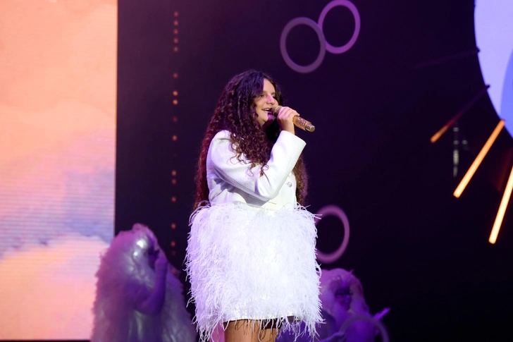 Дочь Жасмин мечтает стать певицей